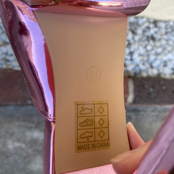 C BARBIE PINK LIQUID METALLIC PLATFORM HEELS PUMPS DANCER PLEASER MIRROR RAINBOW - Picture 10 of 16